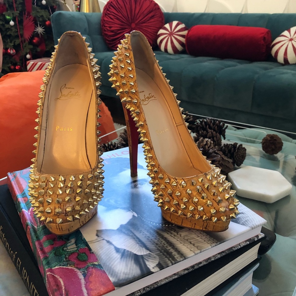 Christian louboutin gold and cork stiletto heels 6”